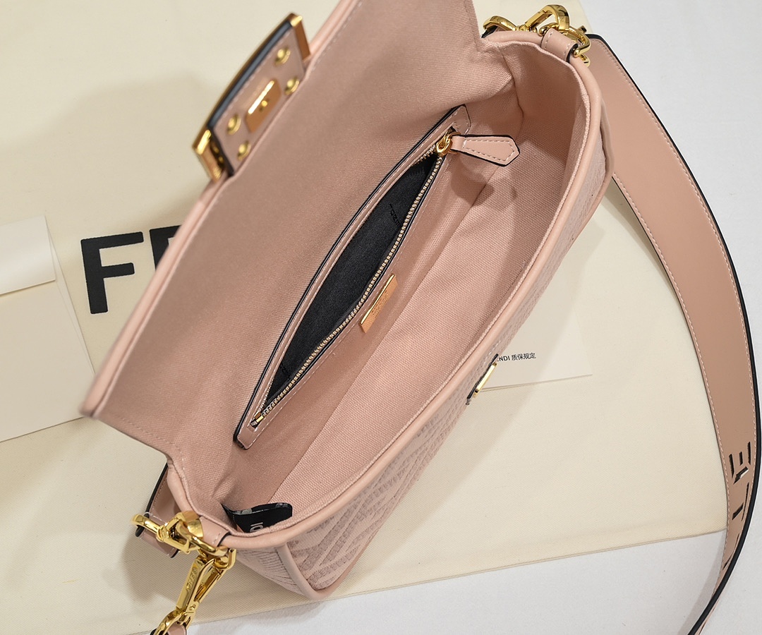Fendi Baguette · W9K2 — תמונה 2