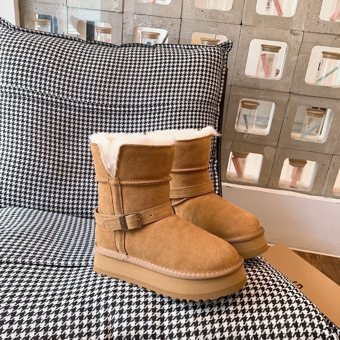 UGG Classic Platform Buckle Mini Boots · M43G — תמונה 3