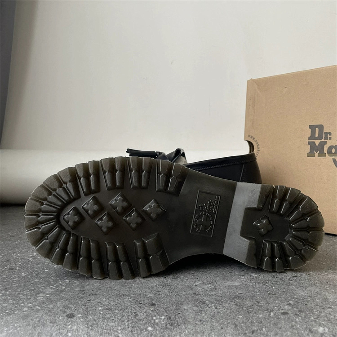 Dr. Martens Adrian · 6DEE — תמונה 2
