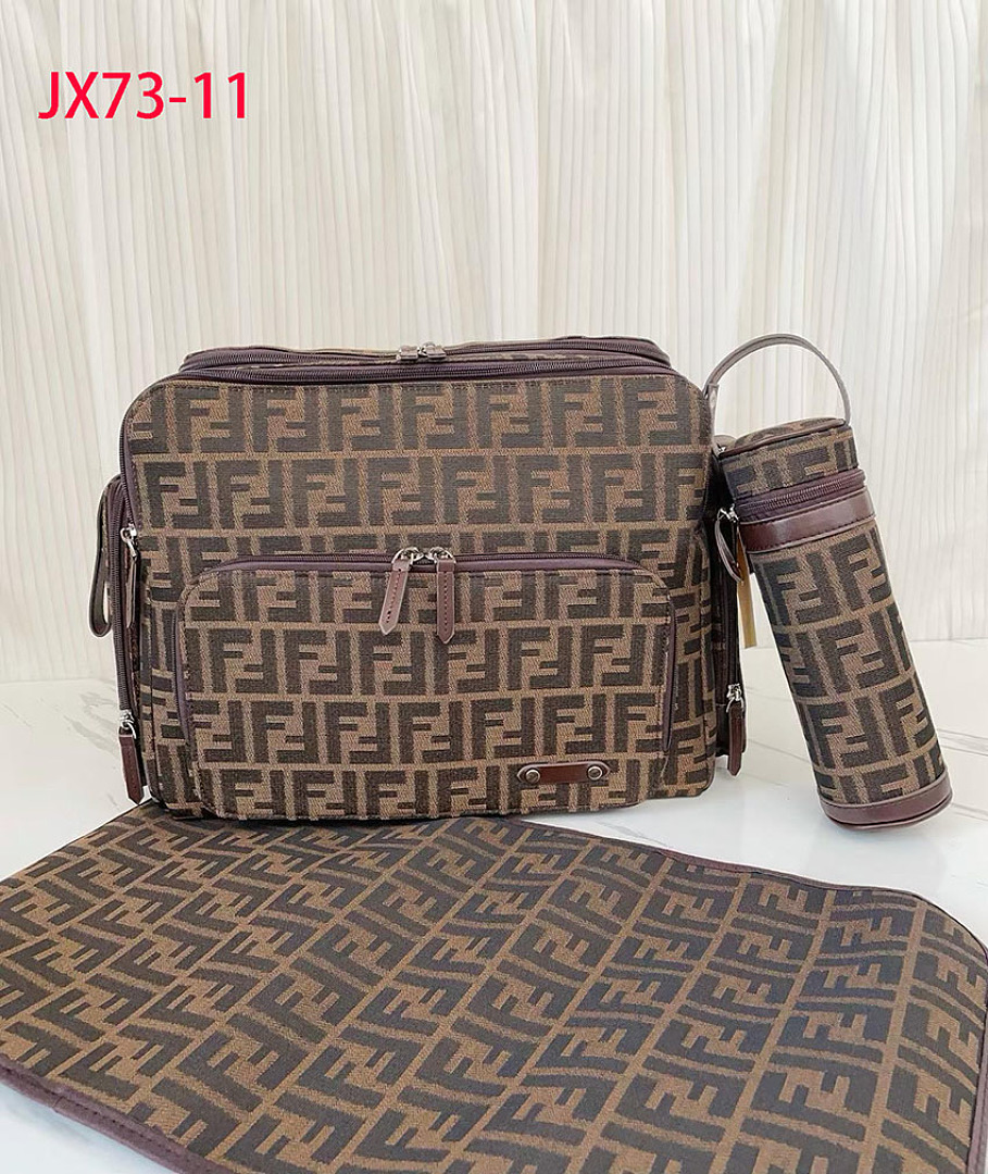 Gucci GG Supreme Diaper Bag · JX73 — תמונה 20