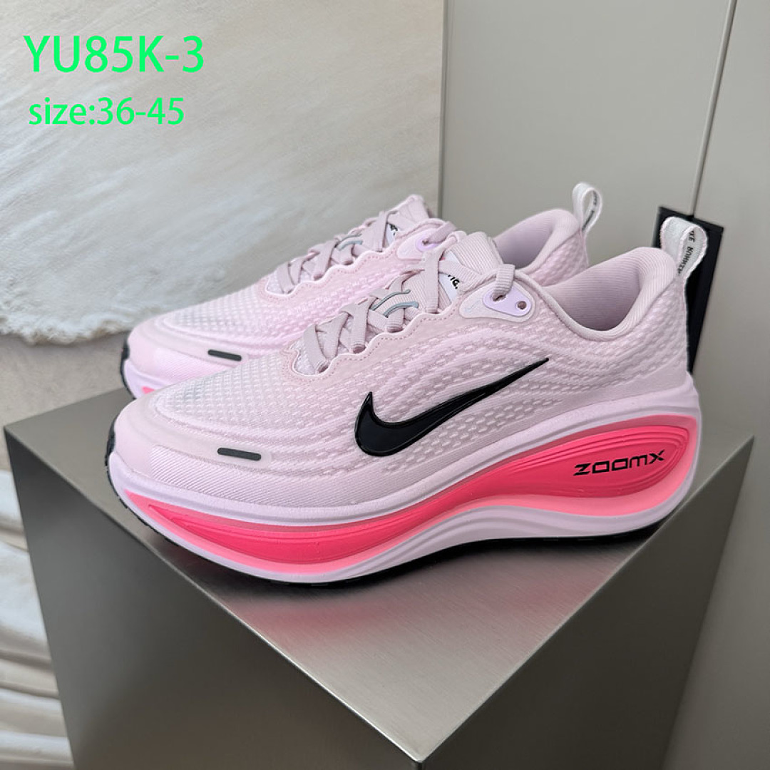 Nike Vomero Plus · YU85K — תמונה 17