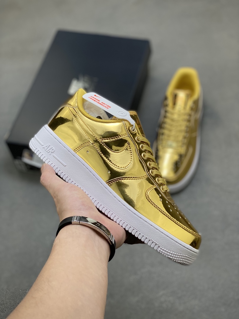 Nike Air Force 1 SP Metallic · S6513