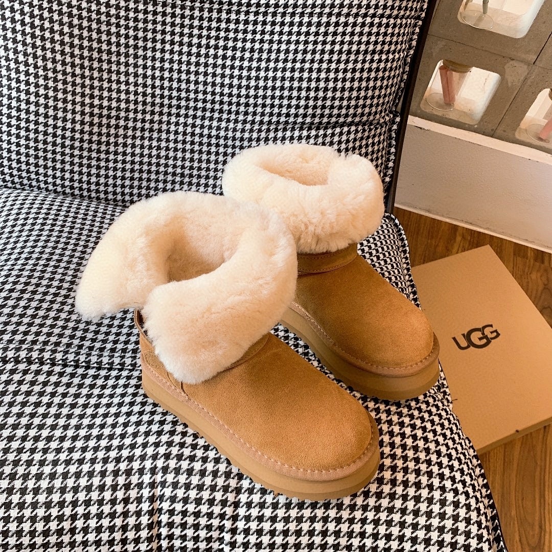 UGG Classic Platform Buckle Mini Boots · M43G — תמונה 6