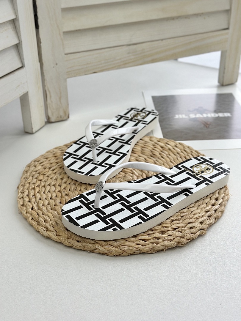 Tory Burch — כפכפים · PYY4 — תמונה 5