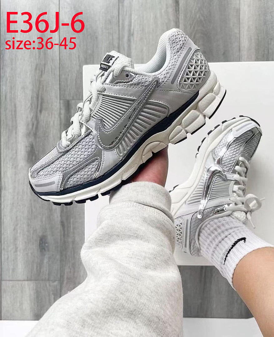 Nike Air Zoom Vomero 5 · E36J — תמונה 24