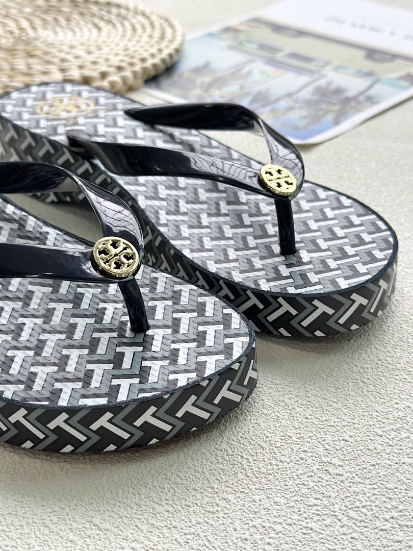 Tory Burch — כפכפי אצבע · RK40 — תמונה 5