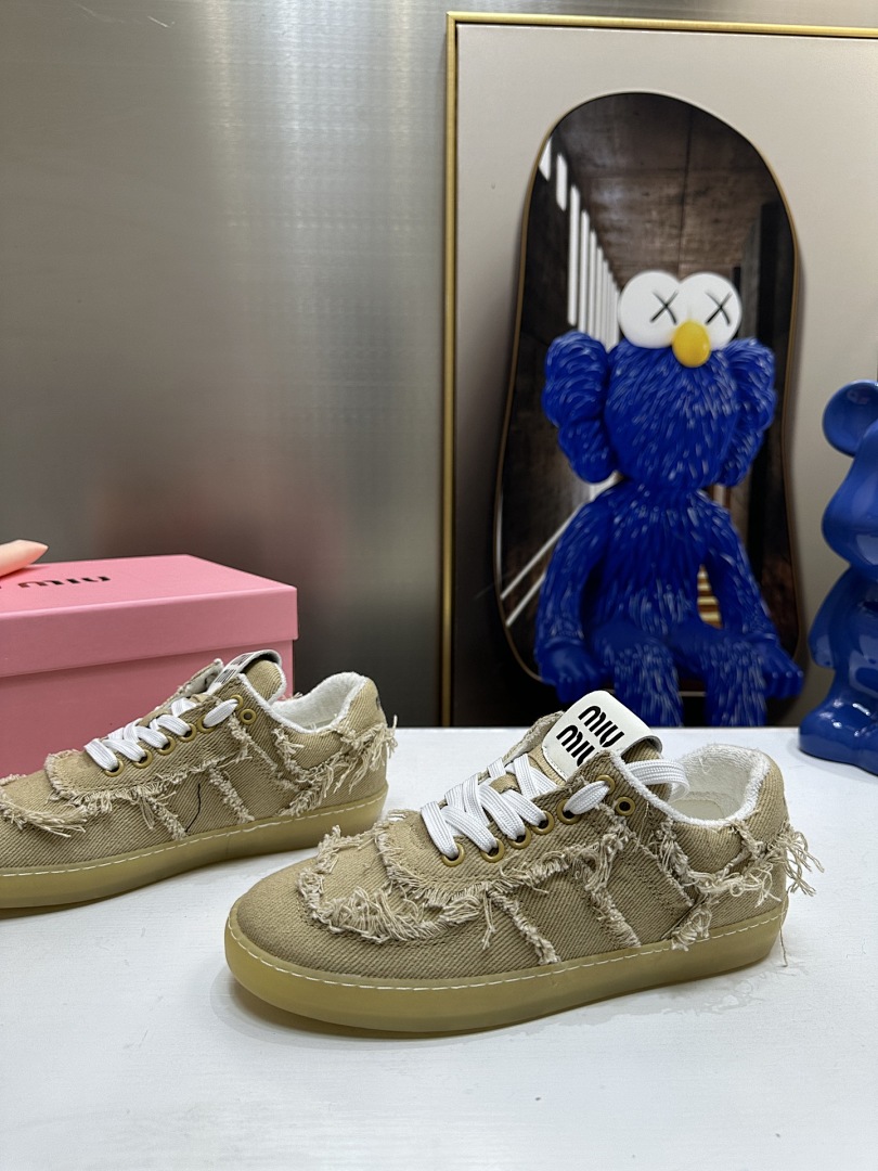 Miu Miu Canvas Sneakers · G65M — תמונה 7