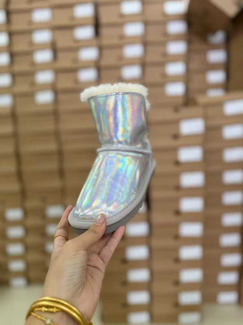 UGG Classic Mini Iridescent · PP7 — תמונה 4