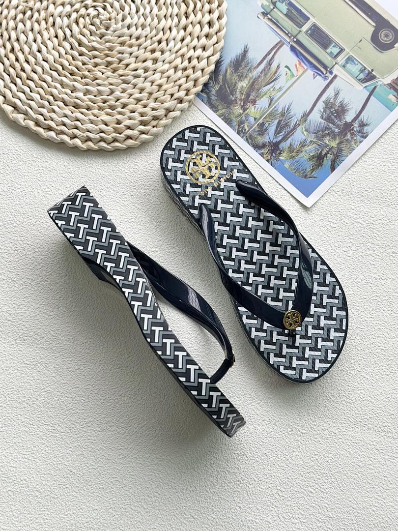 Tory Burch — כפכפי אצבע · RK40 — תמונה 9