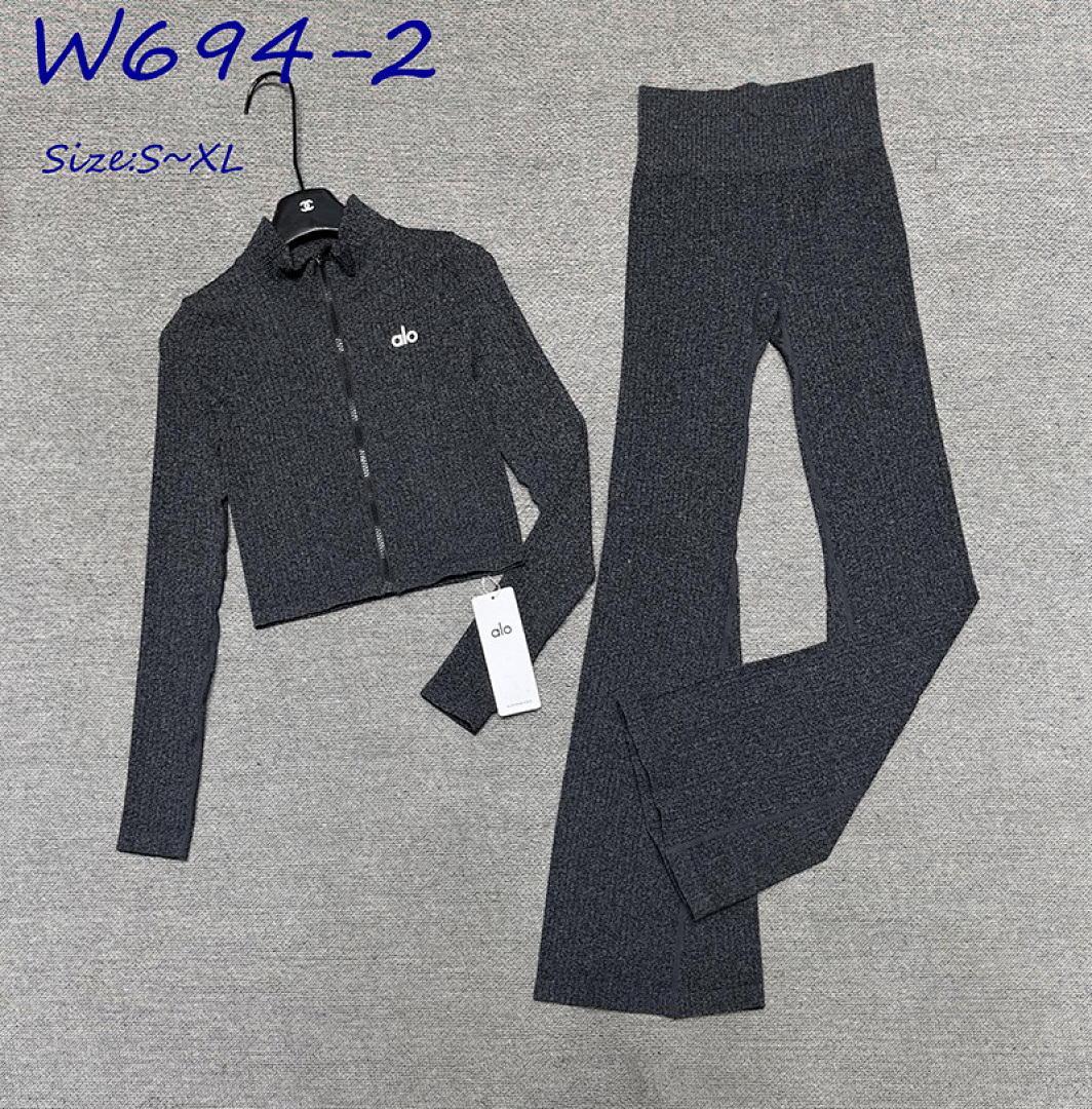 Alo Yoga — סט טרנינג · W694 — תמונה 4