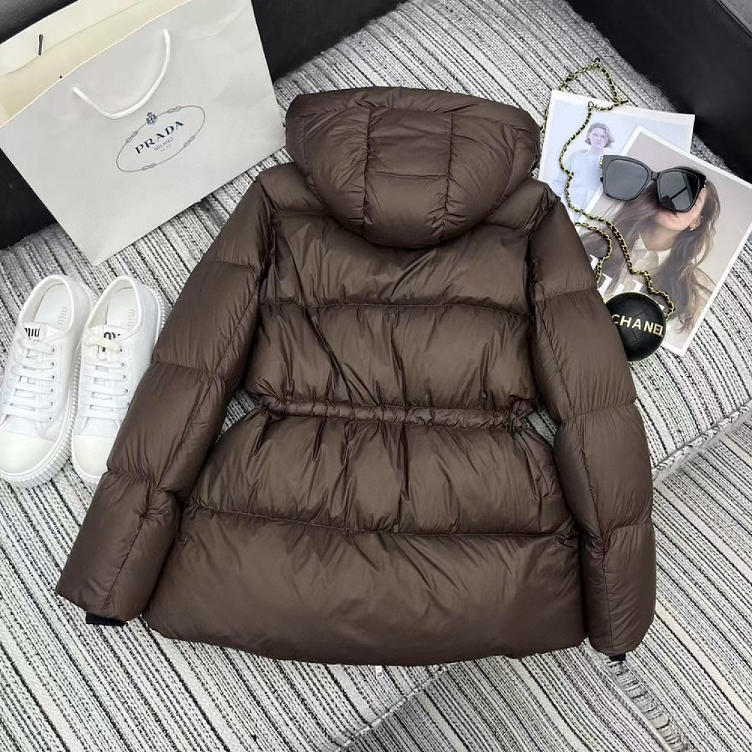 Prada Re-Nylon Down Jacket · LC21 — תמונה 10