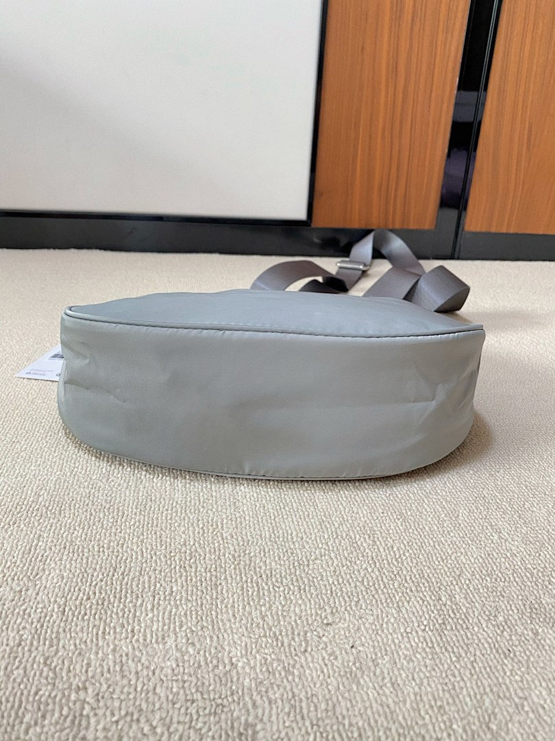 Lululemon City Essentials Small Shoulder Bag · ACC3 — תמונה 13