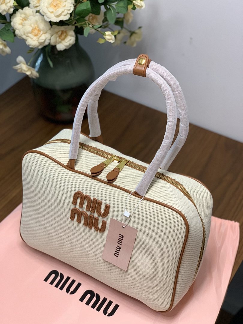 Miu Miu Beau · Y61M — תמונה 4