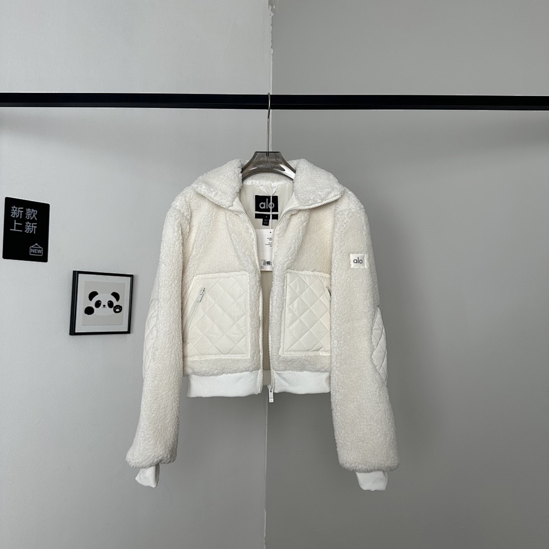 Alo Yoga Sherpa Edge Bomber · YA01