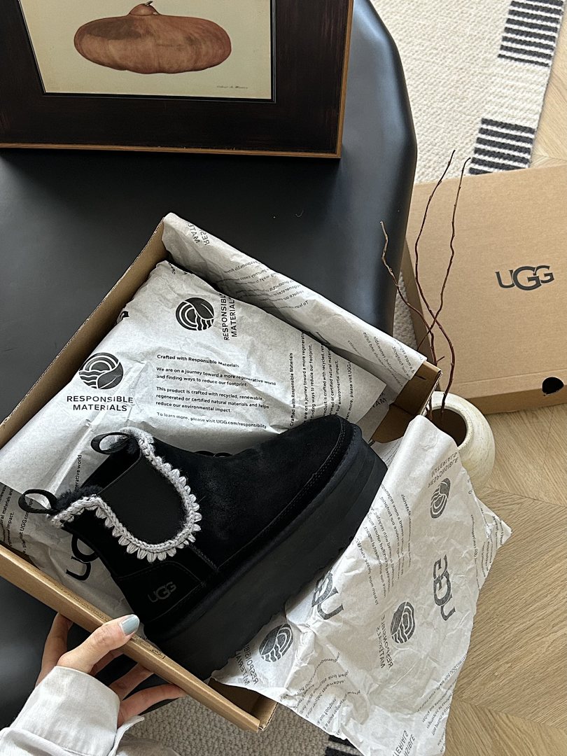 UGG — מגפיים · Y93G — תמונה 10