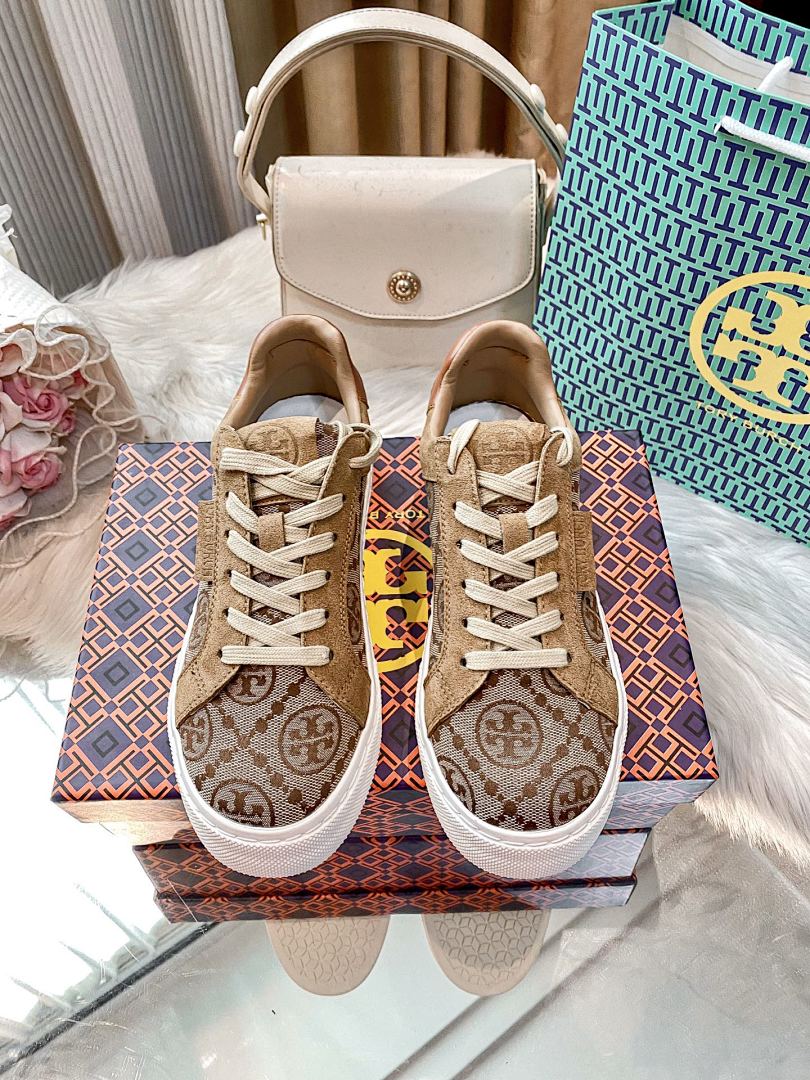 Tory Burch T Monogram Ladybug Sneaker · X2X6 — תמונה 2