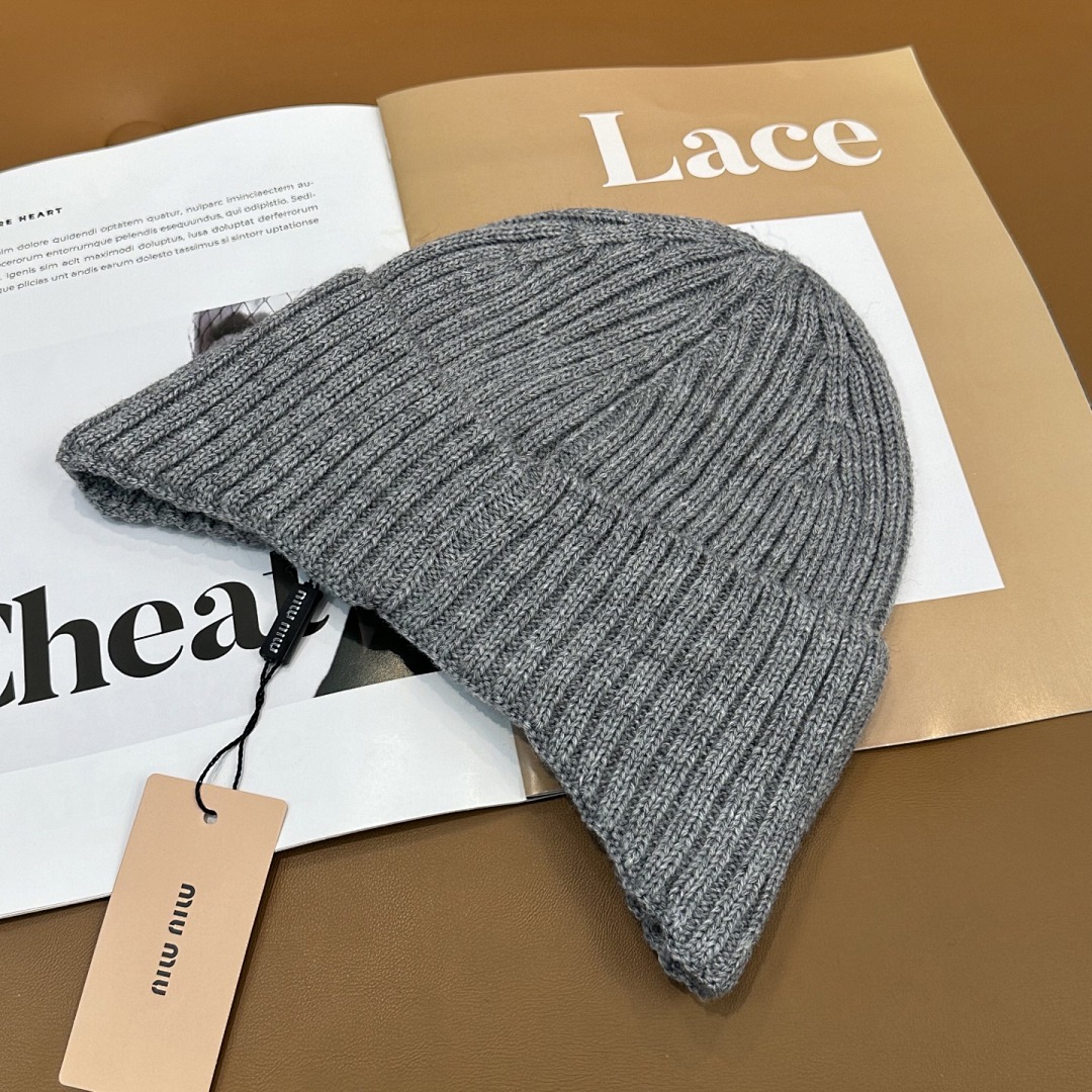 Miu Miu Wool And Cashmere Beanie · JSU8 — תמונה 22