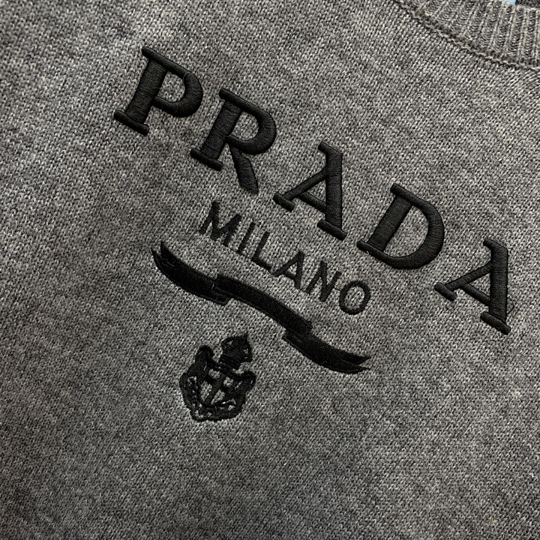 Prada Logo Crew-neck Sweater · YR97 — תמונה 10