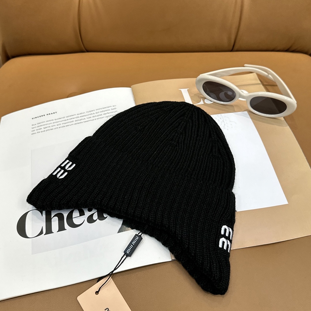Miu Miu Wool And Cashmere Beanie · JSU8 — תמונה 15