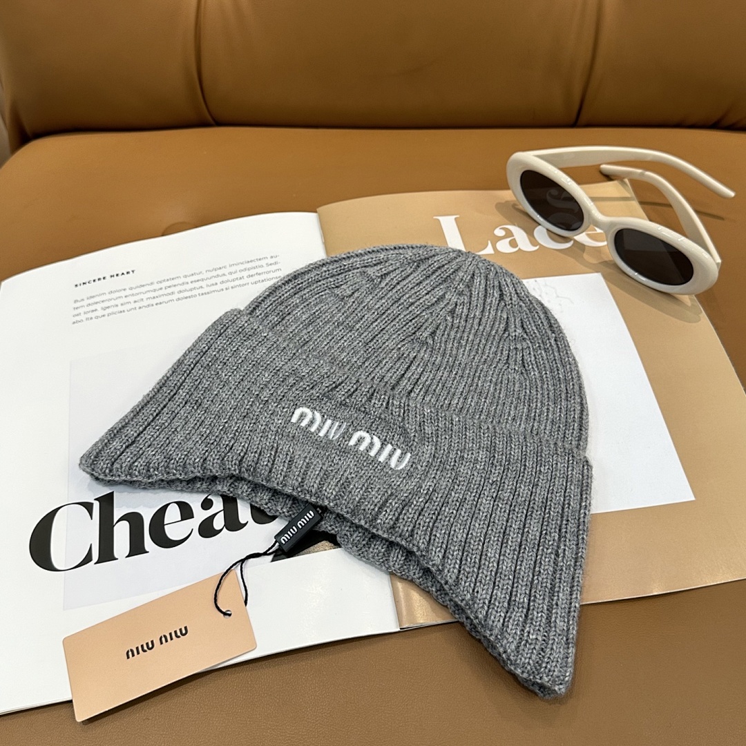 Miu Miu Wool And Cashmere Beanie · JSU8 — תמונה 16