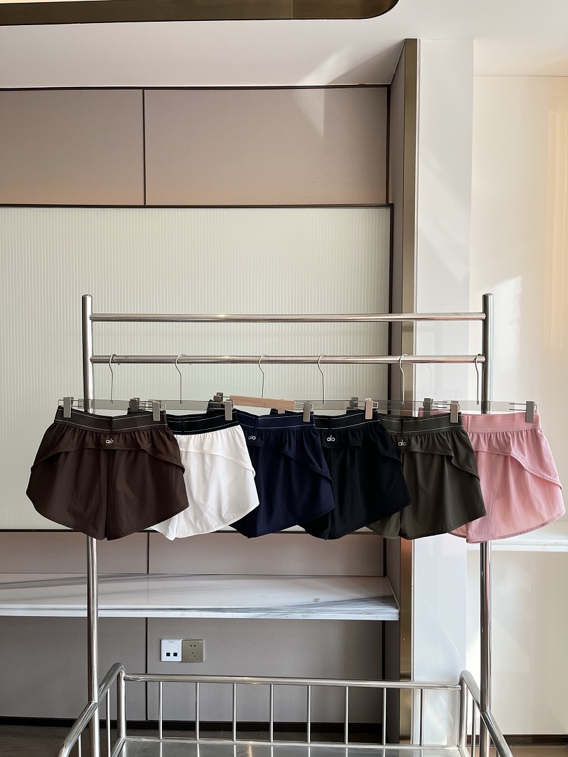 Alo Yoga Match Point Short · A1L — תמונה 10