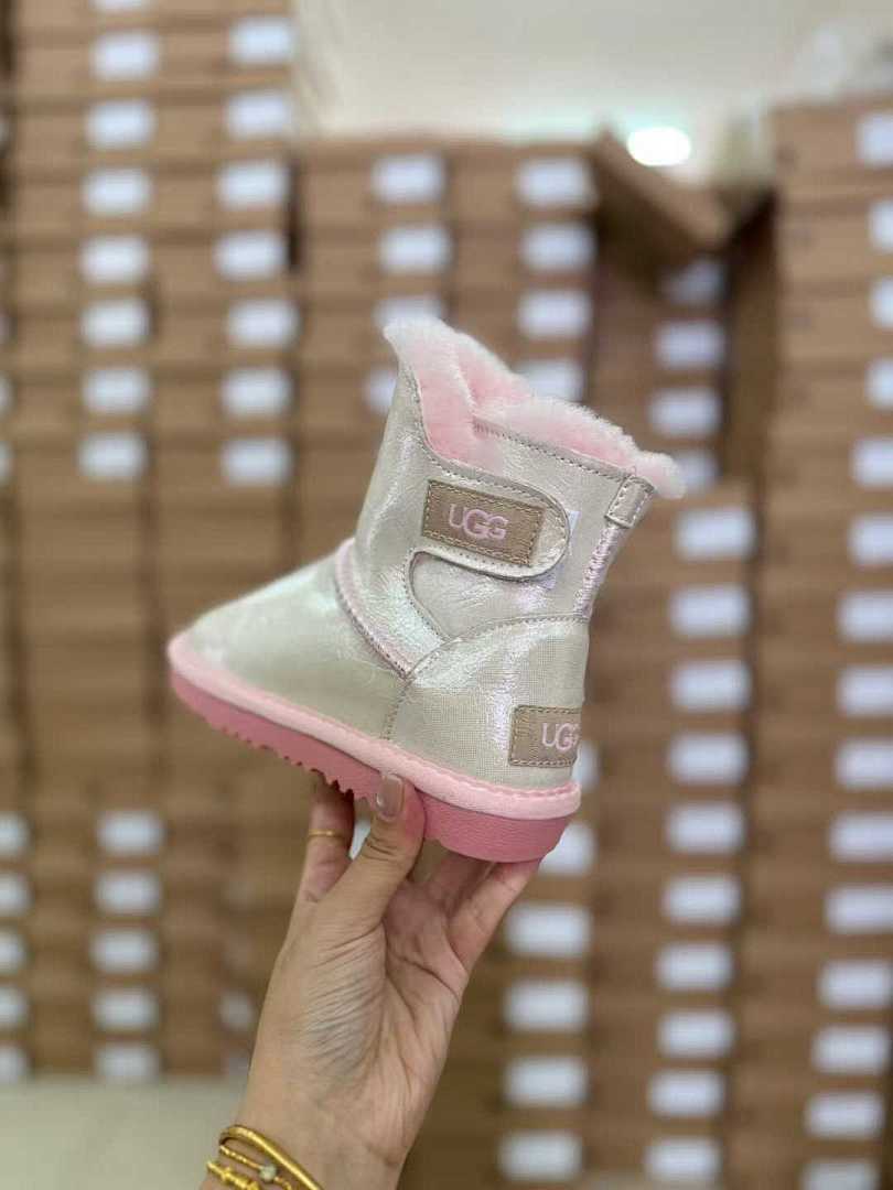 UGG Classic Mini Iridescent · PP7 — תמונה 7