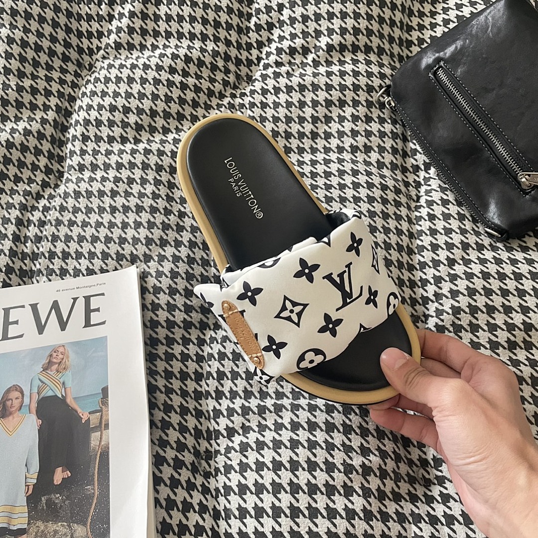 Louis Vuitton Pool Pillow Flat Comfort Mule · W6E7 — תמונה 4