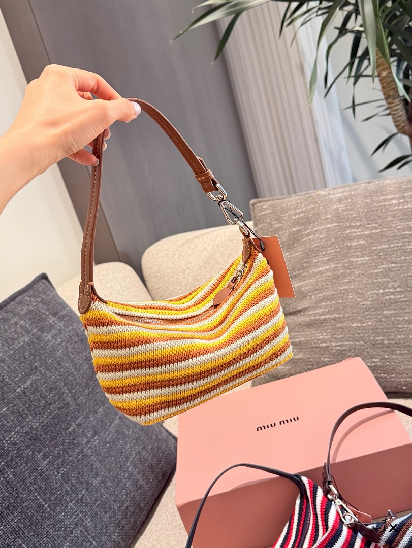 Miu Miu Spirit Crochet Pouch · S2J7 — תמונה 8