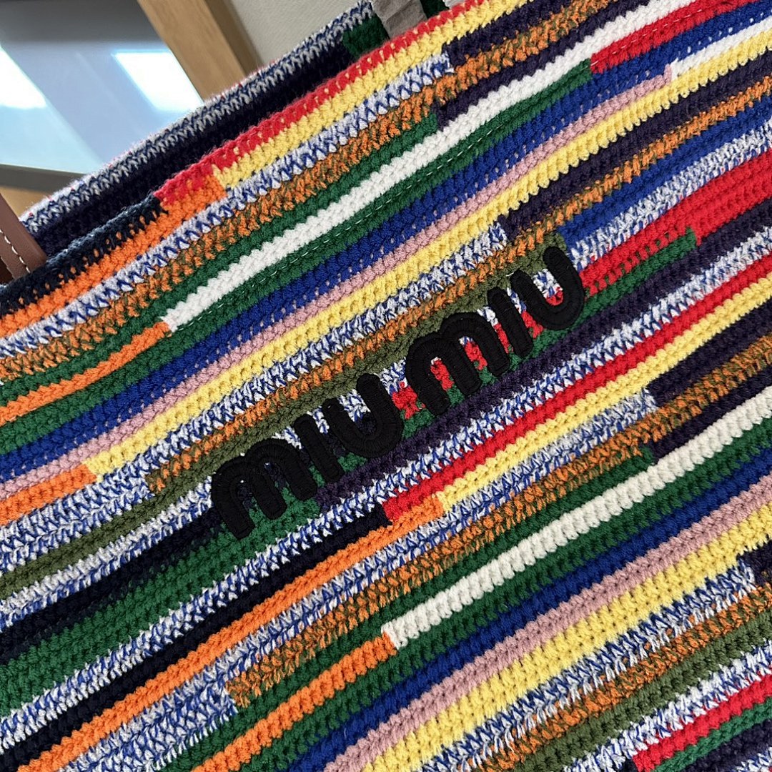Miu Miu Crochet Stripe Vertical Tote · Y167M — תמונה 6