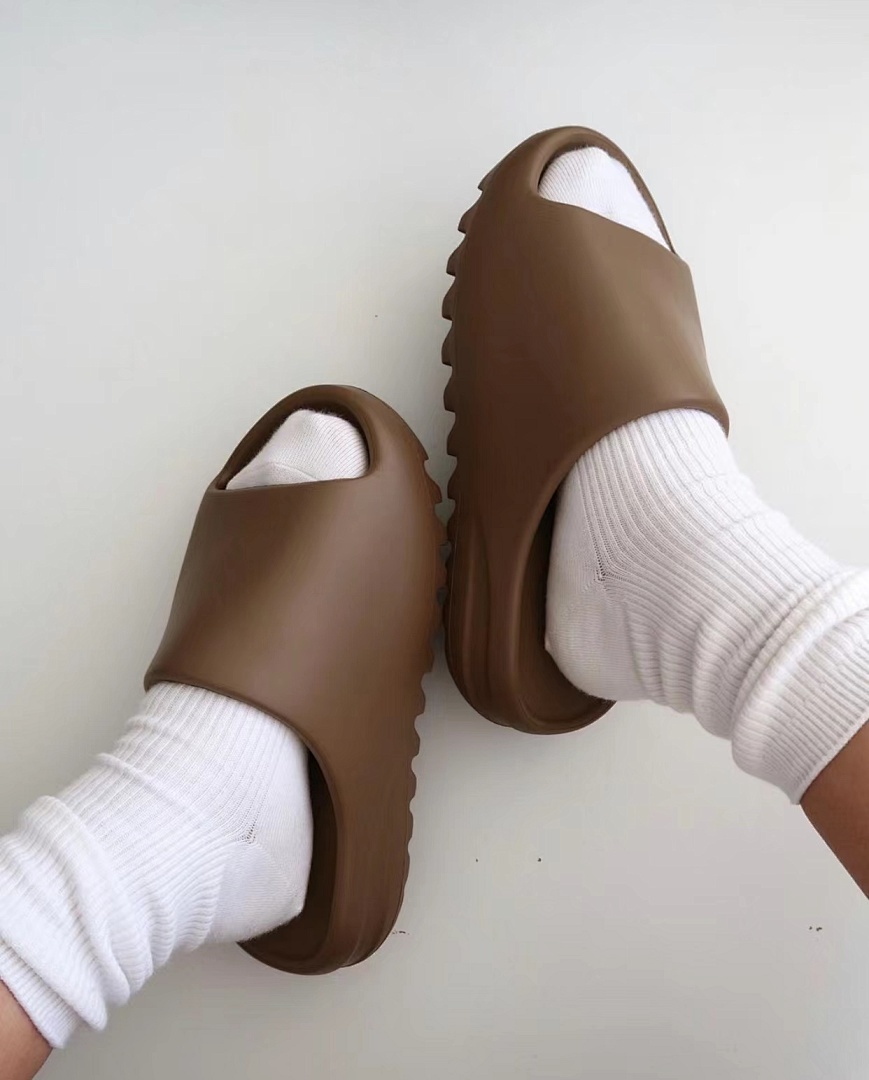 Adidas Yeezy Slide · W528D — תמונה 4