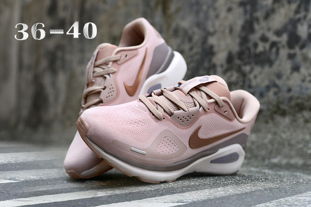 Nike Structure 26 · A25B