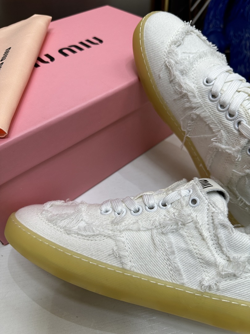 Miu Miu Canvas Sneakers · G65M — תמונה 13
