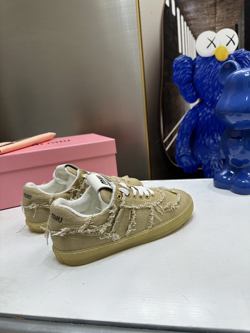 Miu Miu Canvas Sneakers · G65M — תמונה 6