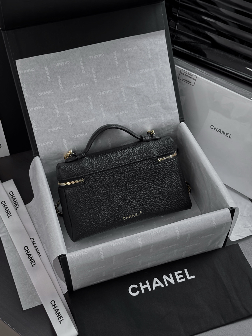 Chanel Slim Vanity Case with Chain · X03K — תמונה 17