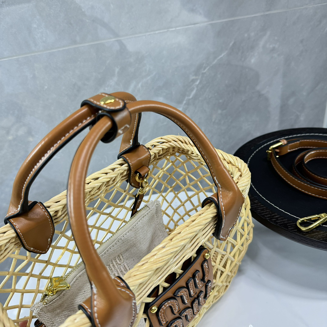 Miu Miu Rattan Top Handle Bag · JX89 — תמונה 5