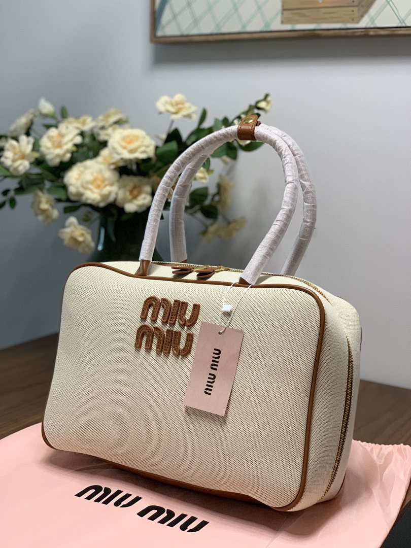 Miu Miu Beau · Y61M — תמונה 9