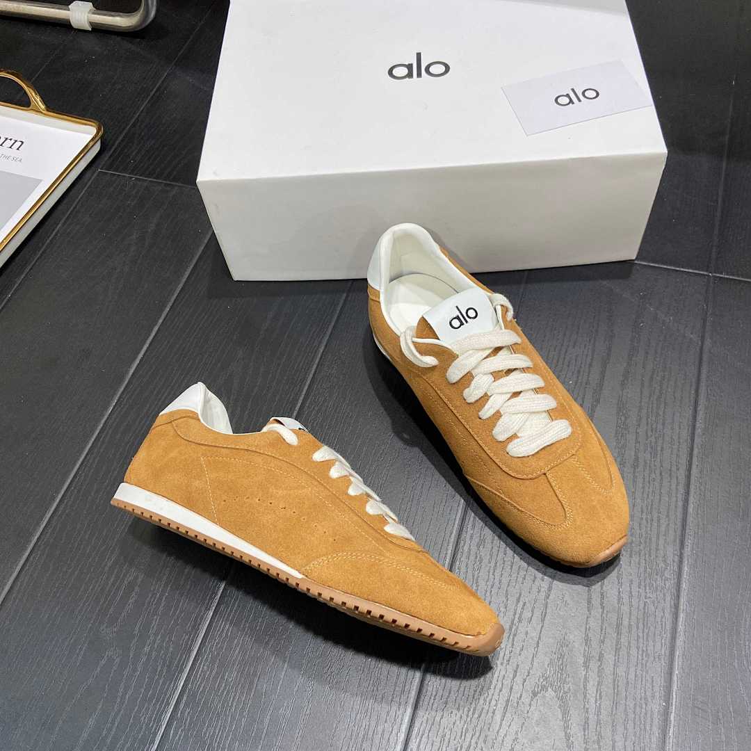 Alo Yoga Sunset Sneaker · J02X — תמונה 9