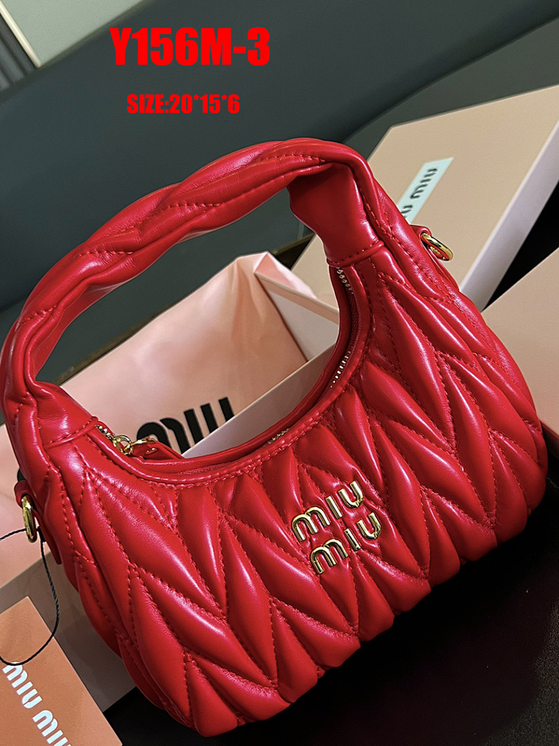 Miu Miu Wander Matelassé Hobo Bag · Y156M — תמונה 11