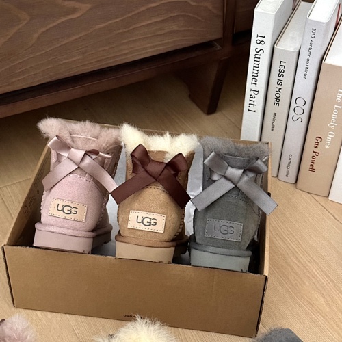 UGG Ultra Mini Bailey Bow · G3M1