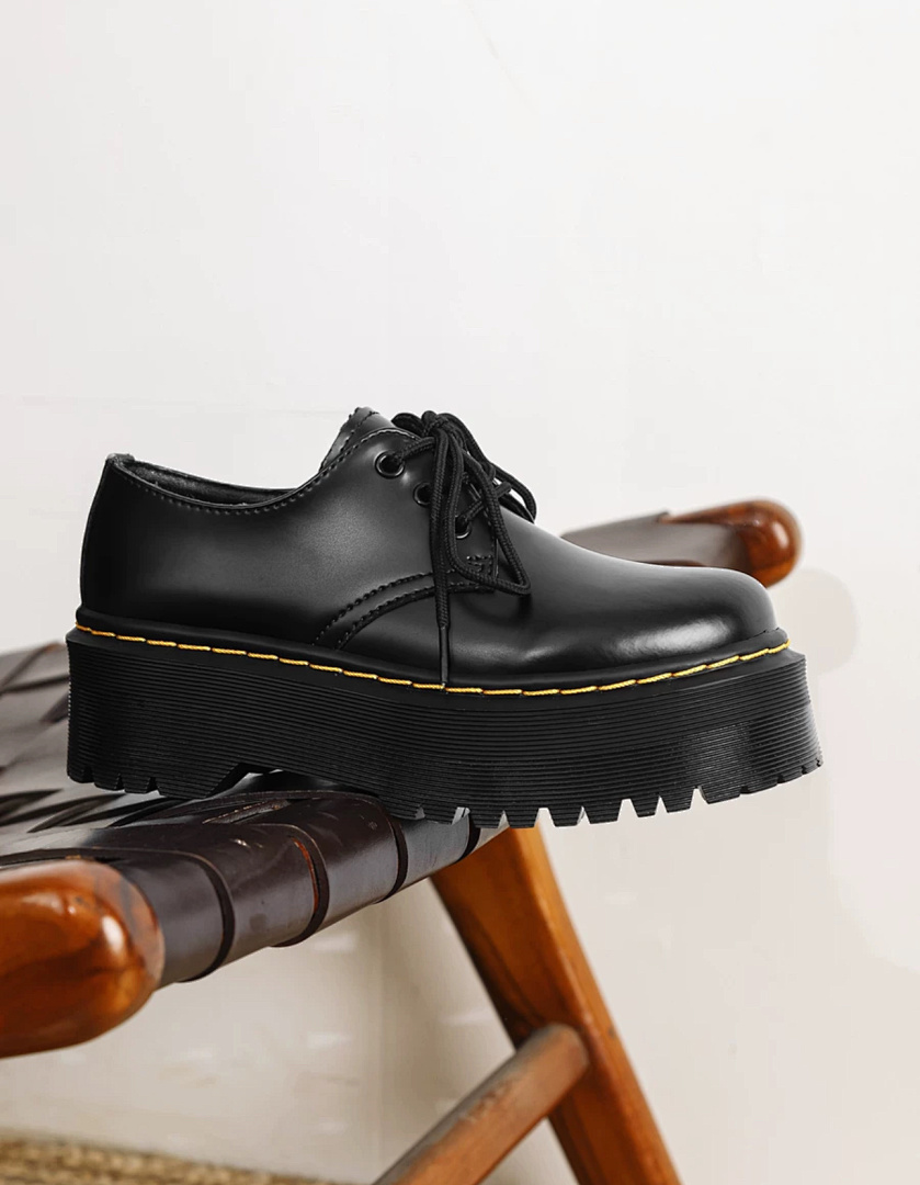 Dr. Martens Holly · Y18D — תמונה 4