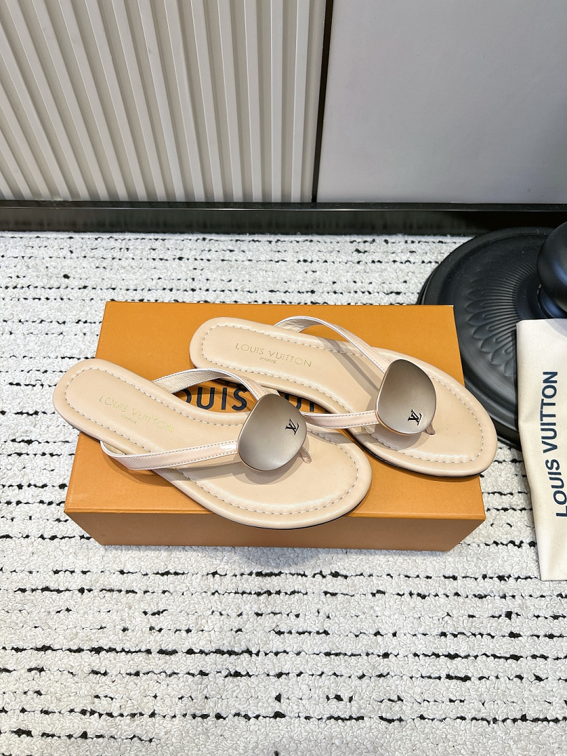 Louis Vuitton Sunkiss Flat Sandal · R6L9 — תמונה 15