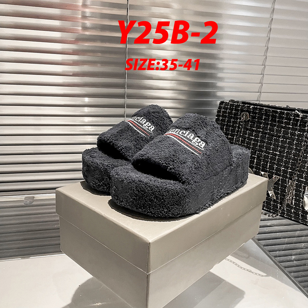Balenciaga Furry Slides · Y25B — תמונה 12