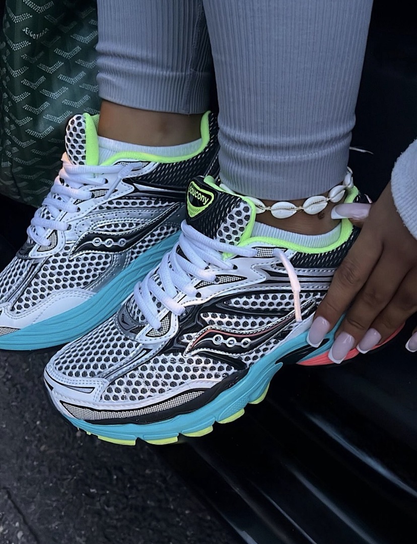 Saucony ProGrid Omni 9 · HH4K — תמונה 11