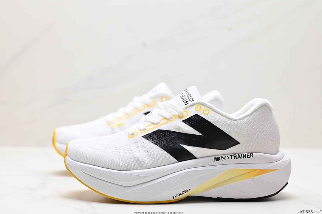 New Balance FuelCell SuperComp Trainer v3 · Y36N