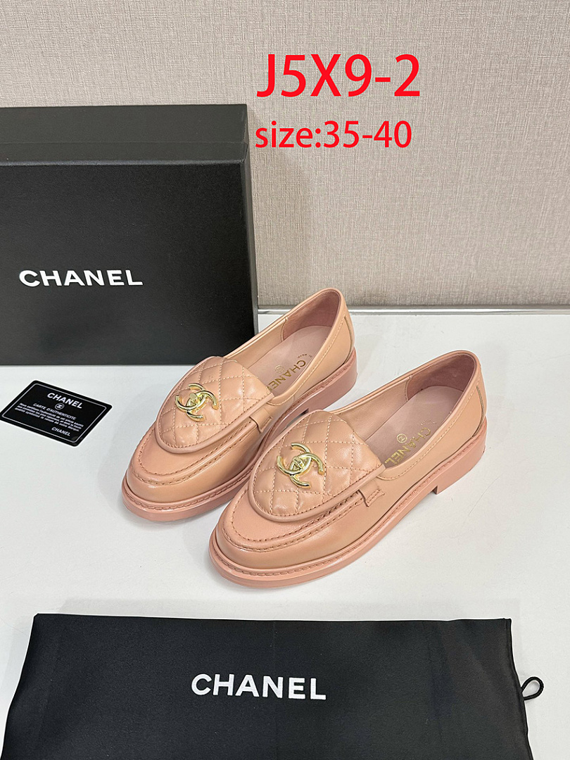 Chanel Quilted CC Turnlock Loafers · J5X9 — תמונה 12