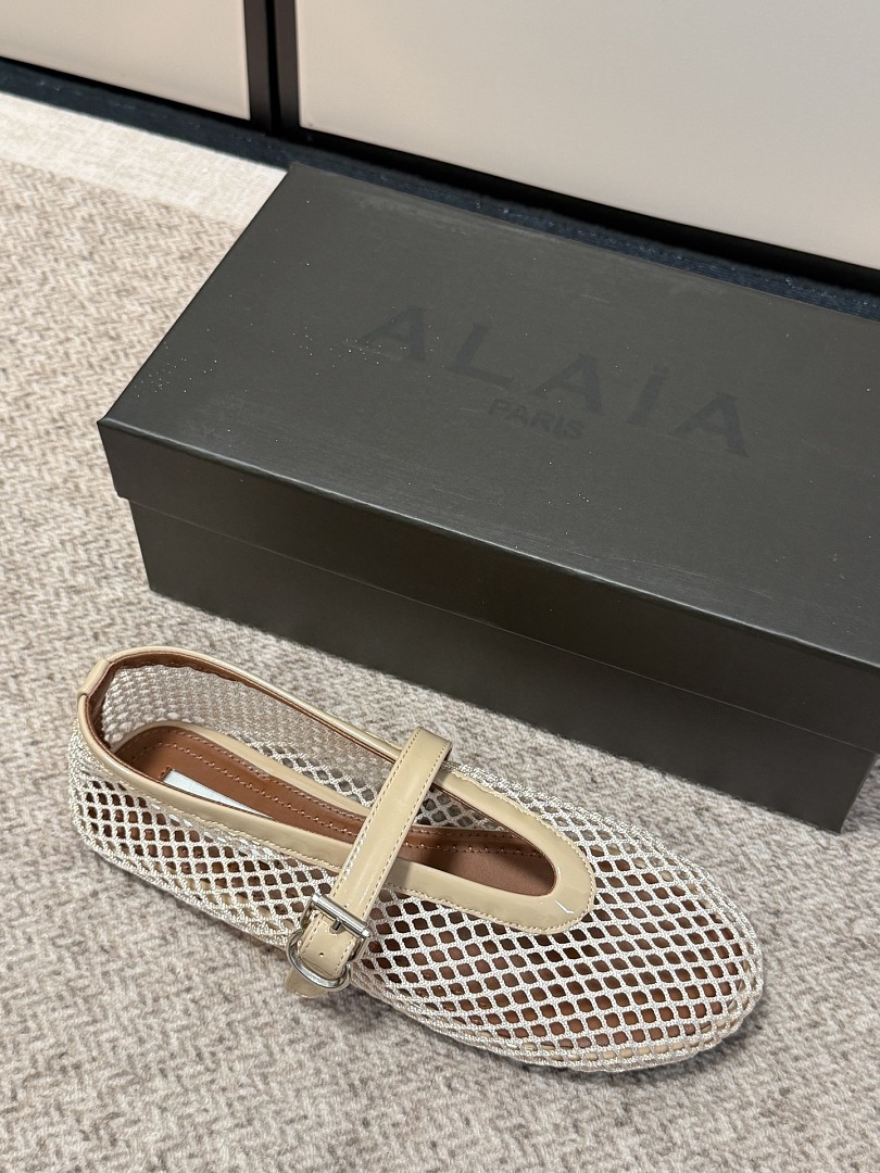 ALAÏA Fishnet Ballerina Flat · JX9L — תמונה 8