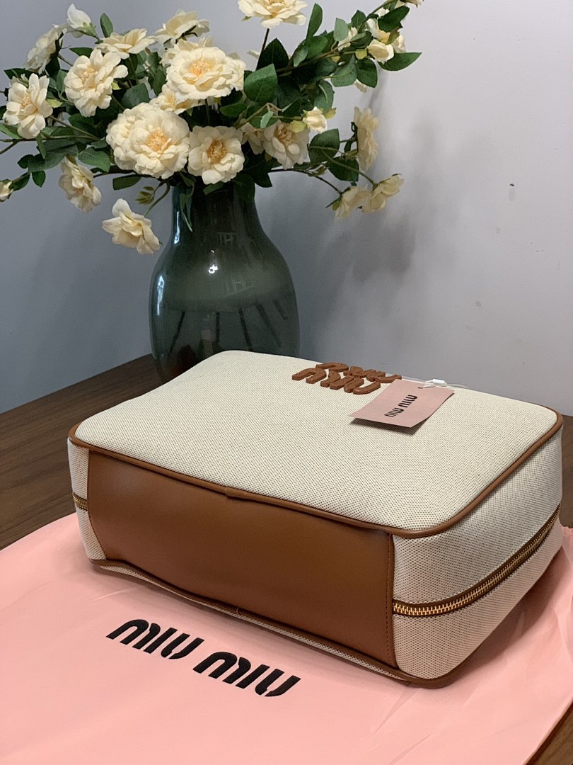 Miu Miu Beau · Y61M — תמונה 8