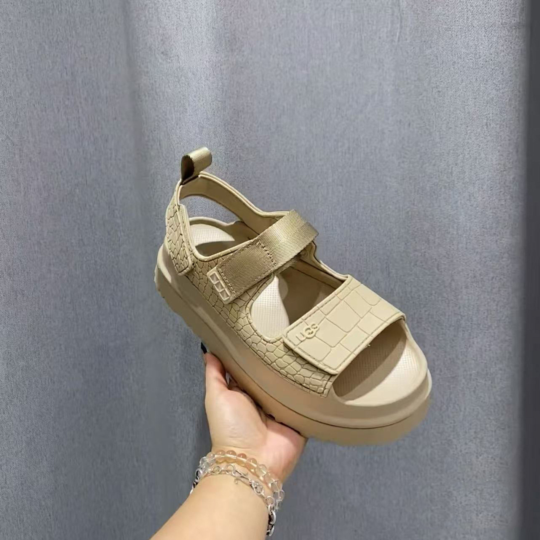 UGG GoldenGlow Embossed Sandal · ZH669 — תמונה 4