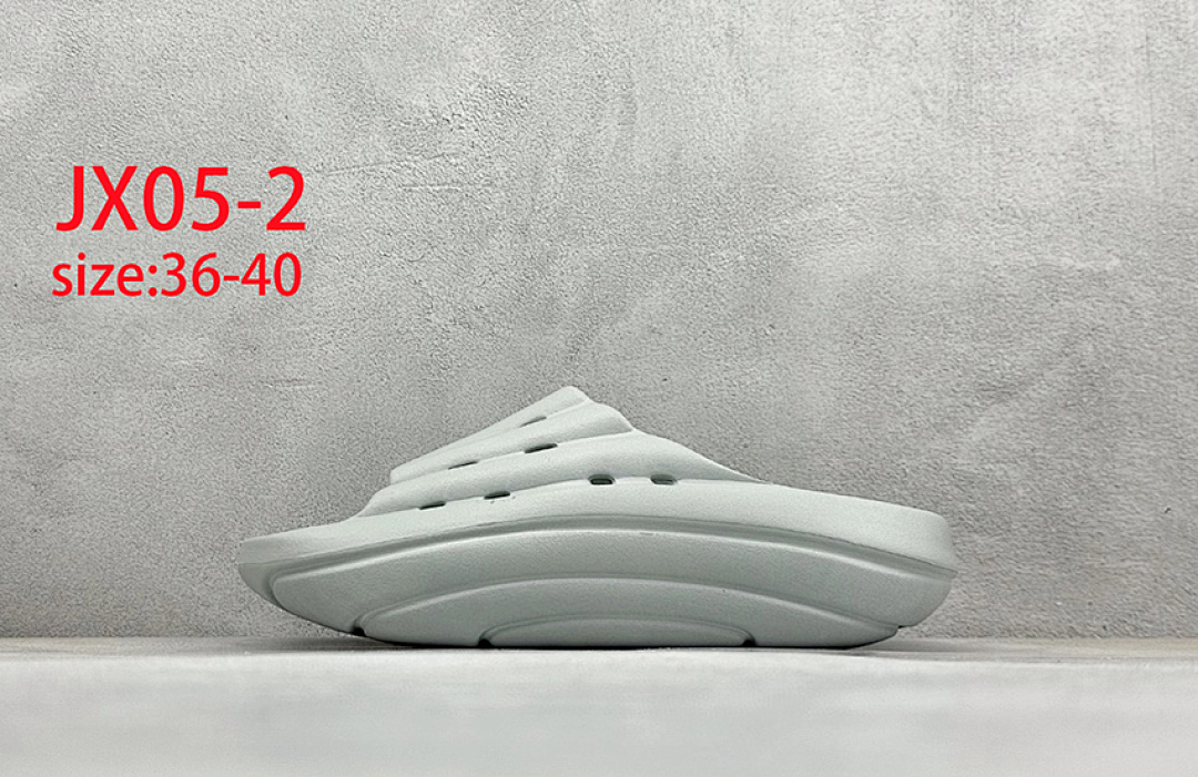 UGG Foamo Slide · JX05 — תמונה 10