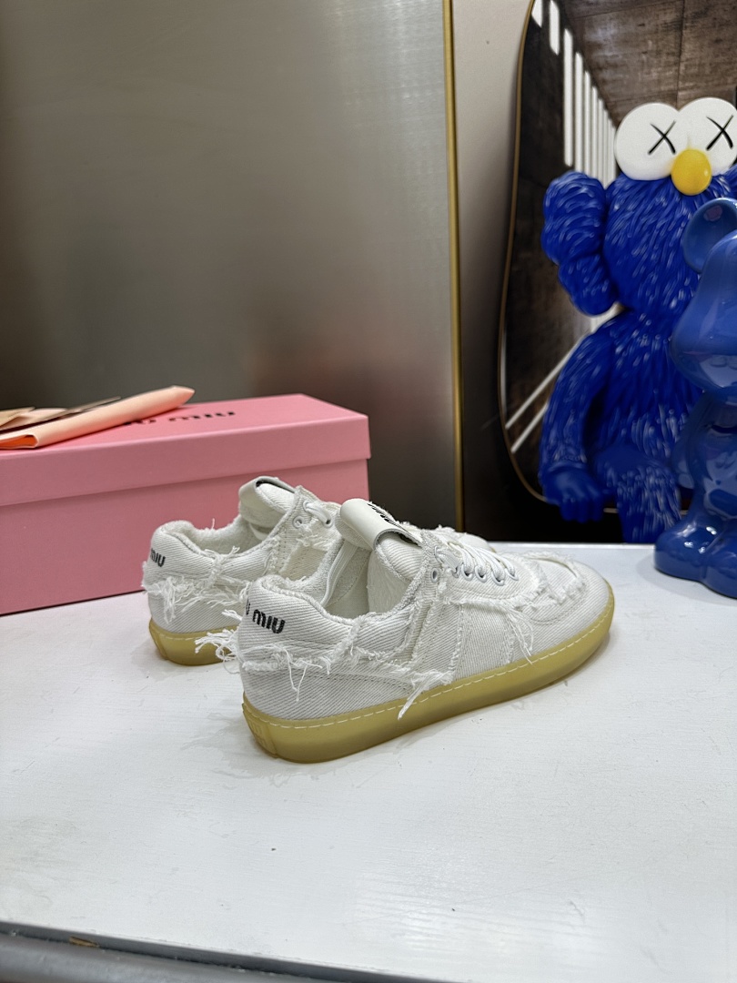 Miu Miu Canvas Sneakers · G65M — תמונה 11